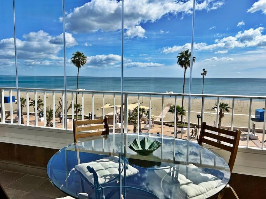 Apartamento Primera Linea De Playa Frontal Con Vistas Al Mar Fuengirola